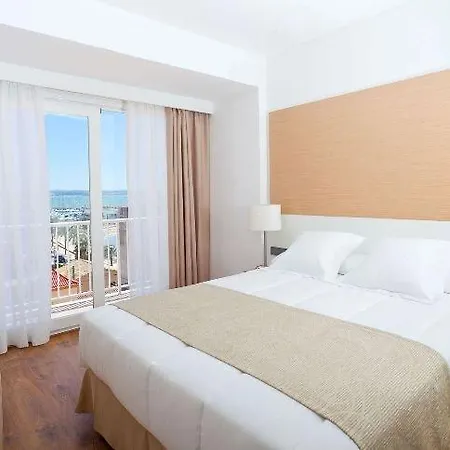 فندق Sunprime Waterfront Adults Only كان باستيليا